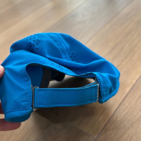 Lot of 3 running hats.  2 Under Armour, 1 Adidas - Picture 9 of 9